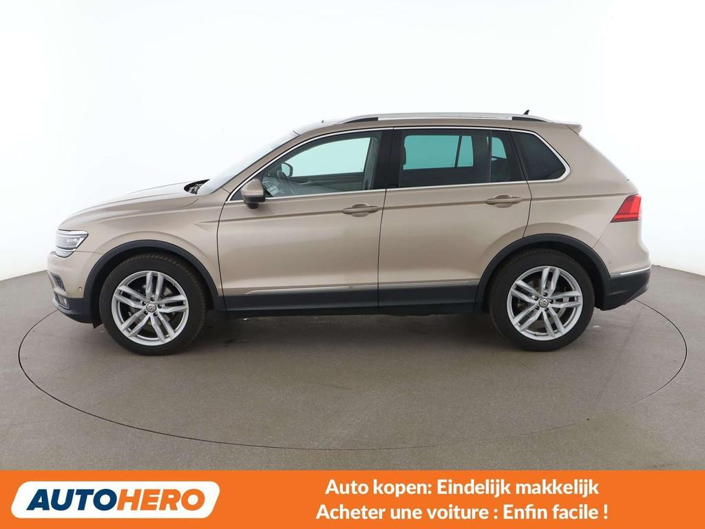 Volkswagen Tiguan 2.0 TDI Highline BlueMotion Tech, Auto's, Gebruikt, Overige kleuren, Adaptive Cruise Control, Leder