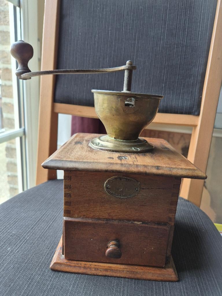 Koffiemolen D.R.G.M, Antiek en Kunst, Ophalen
