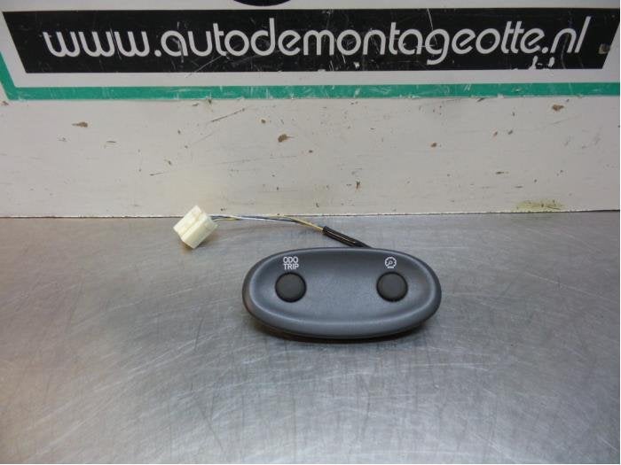 Gradateur habitacle d'un Toyota Yaris (Yaris 1 00-), -, 3 mois de garantie, Toyota, Utilisé
