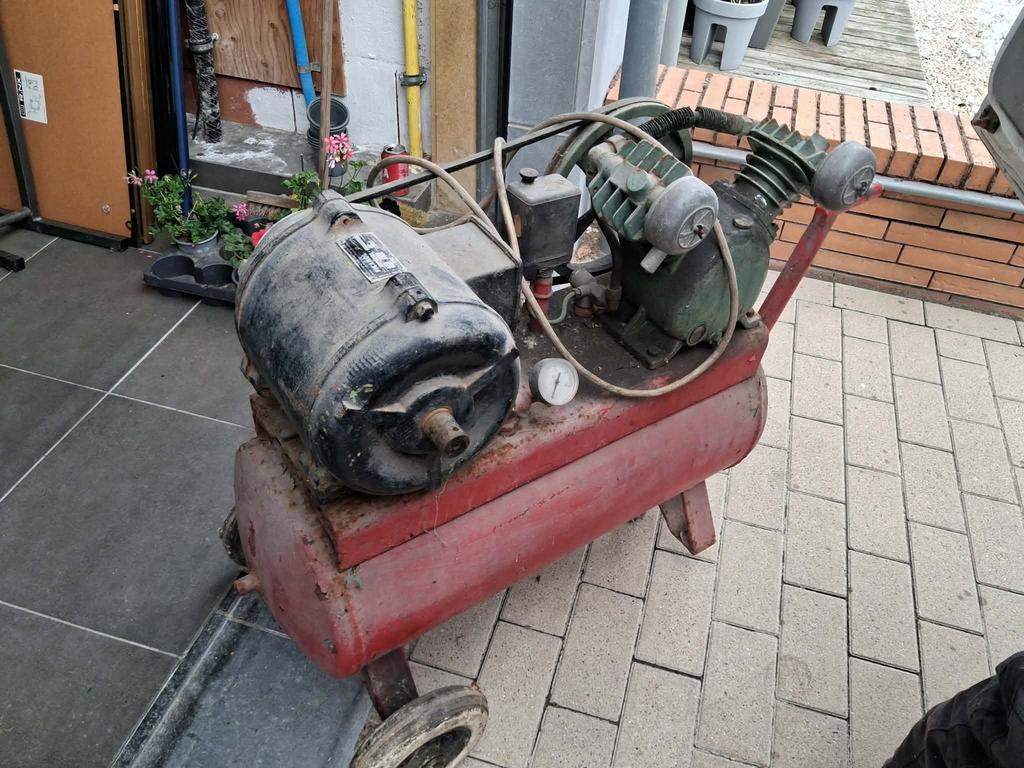 Te Koop: Compressor 220V, Enlèvement
