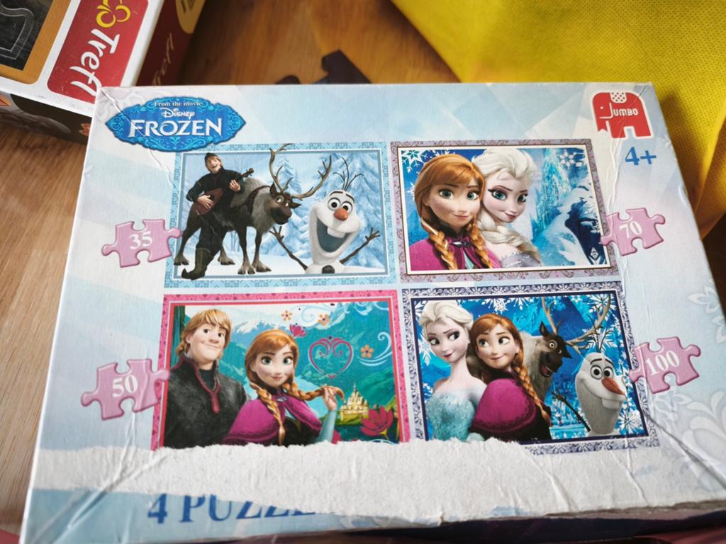 Box met 4 puzzels van frozen, Ophalen