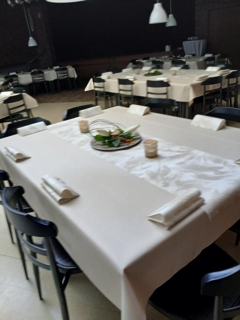 Zaal te huur voor feesten of fuif, Zakelijke goederen, Ophalen