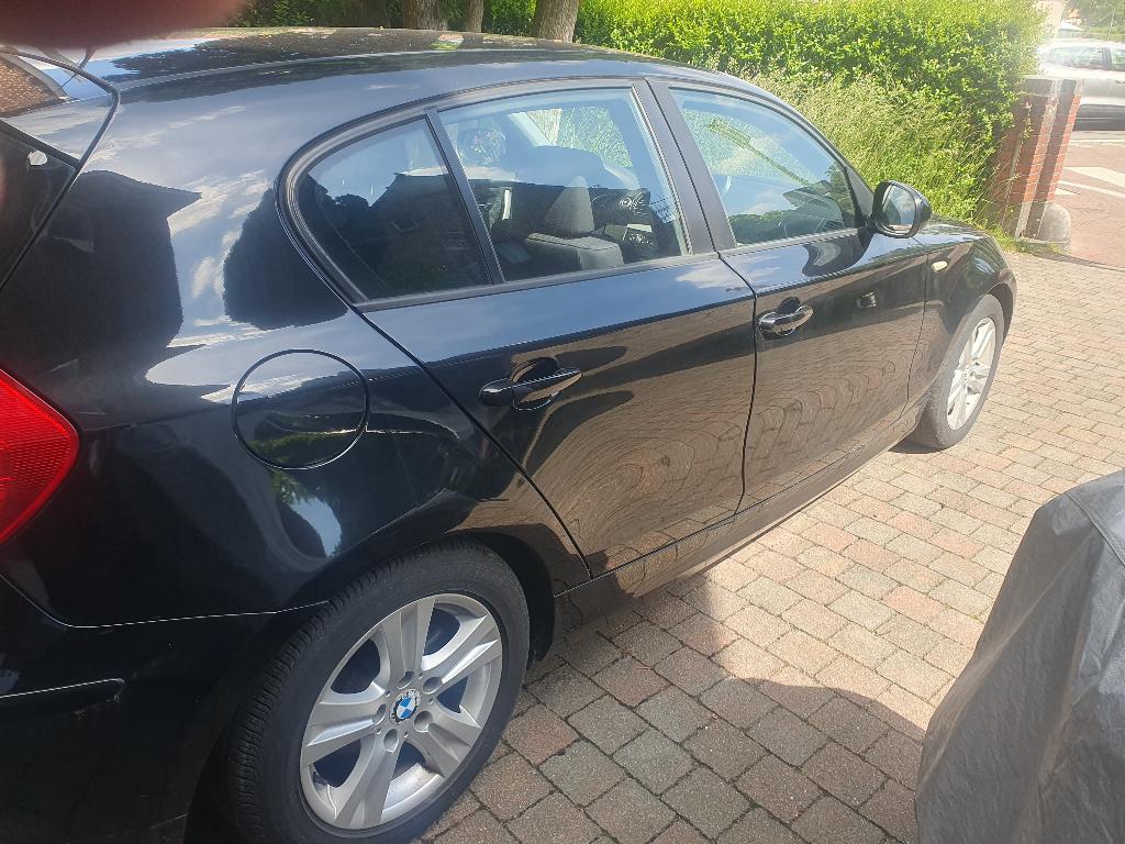 BMW 116I 2010 ESSANCE 186000KM, Autos, Euro 5, Entreprise, Boîte manuelle, Noir