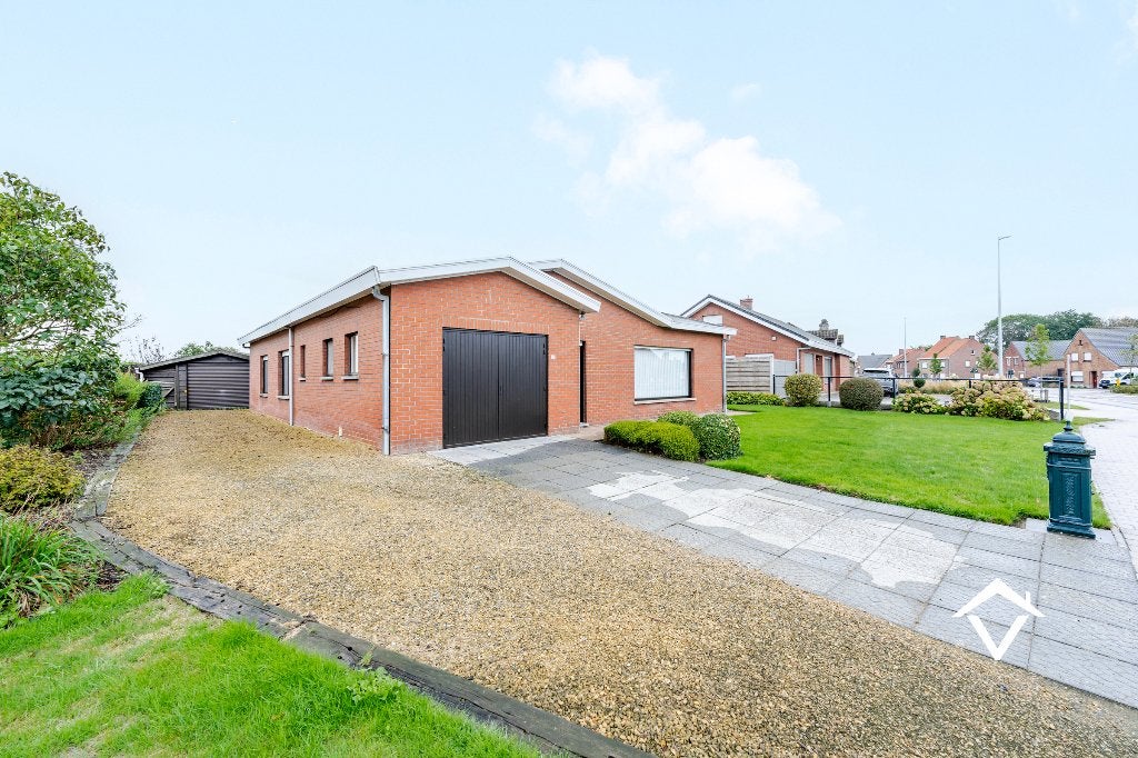 Ruime alleenstaande woning, 3 slpkmrs en garage te Koekelare, 584 kWh/m²/jaar, 500 tot 1000 m², Vrijstaande woning, 3 kamers