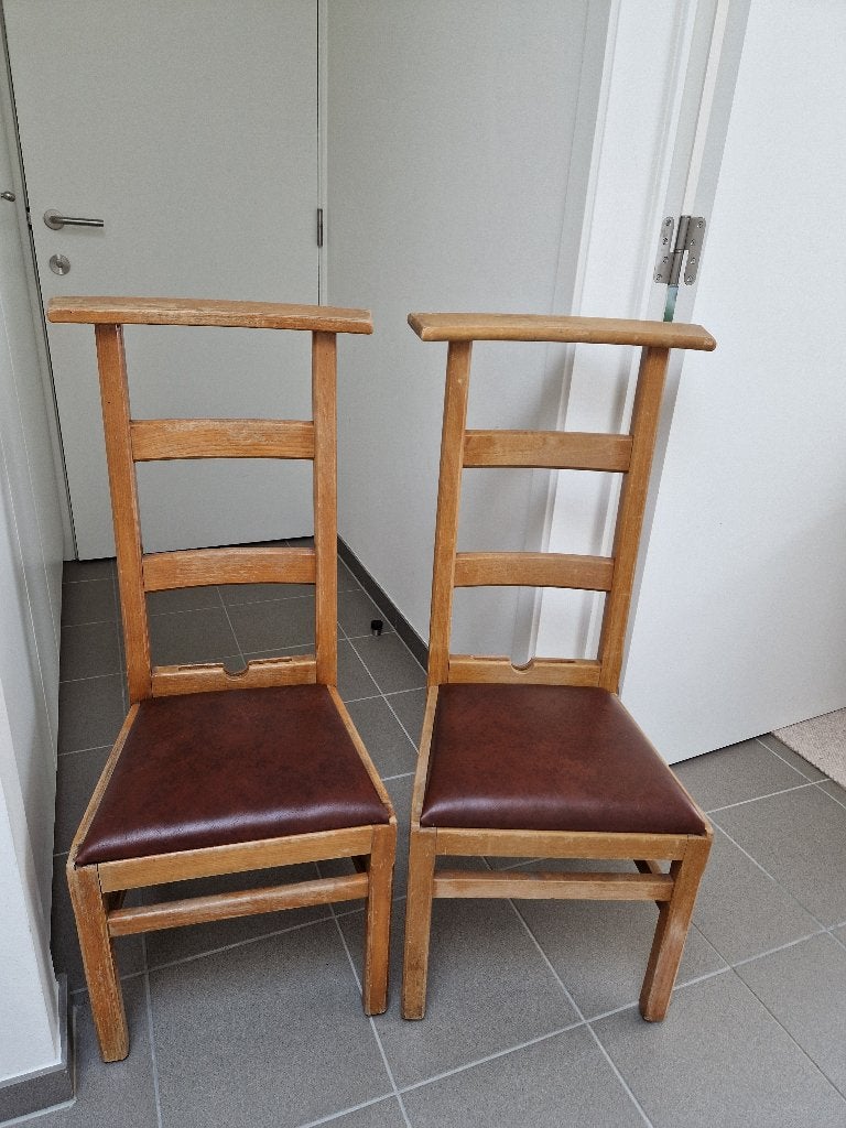 Kerkstoelen, Ophalen
