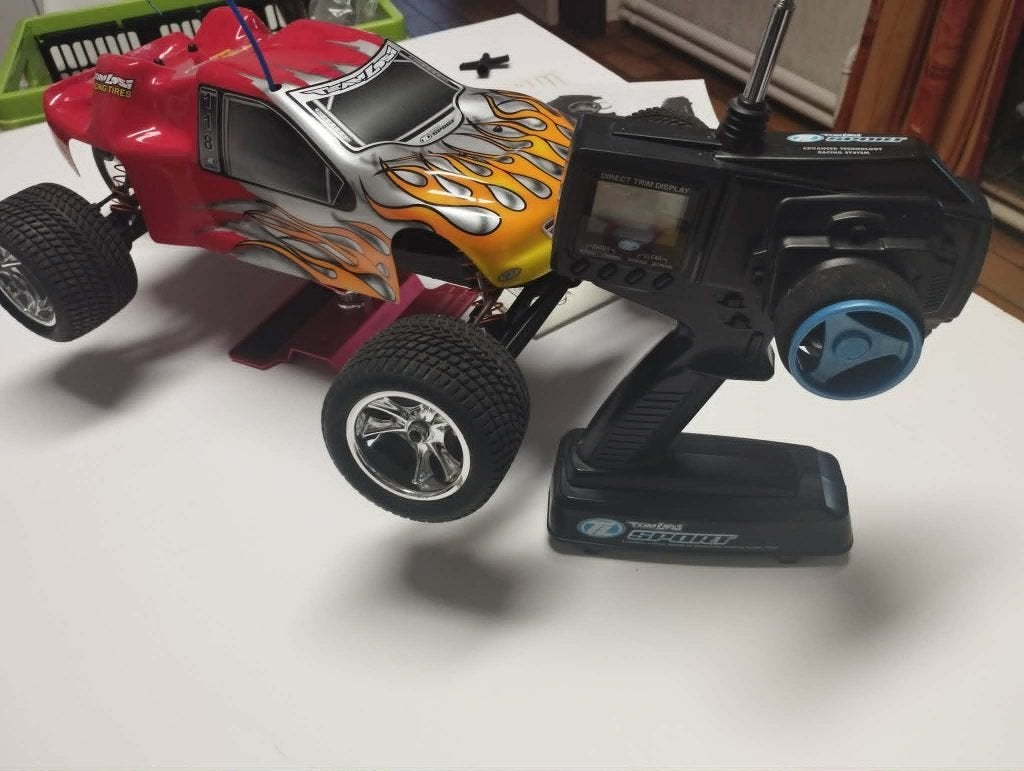 Teamlosi xxx sport, Hobby en Vrije tijd, Modelbouw | Radiografisch | Auto's, Gebruikt, Schaal 1:10, RTR (Ready to Run), Ophalen
