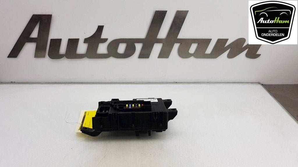BOITIER FUSIBLES Opel Corsa D (01-2006/12-2014), Dhr. J. Ham, Administratie@autoham.nl, Opel, Utilisé