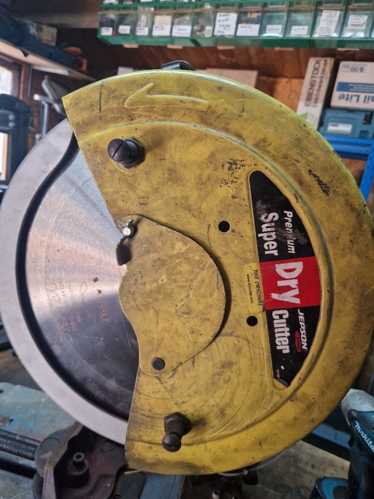 Metaalzaagmachine, Ophalen, Gebruikt, 70 mm of meer, Afkortzaag