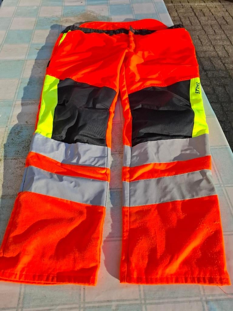 STIHL Kettingzaagbroek met volledige beenbescherming XXL, Tuin en Terras, Werkkleding, Ophalen, Heren, Nieuw, STIHL