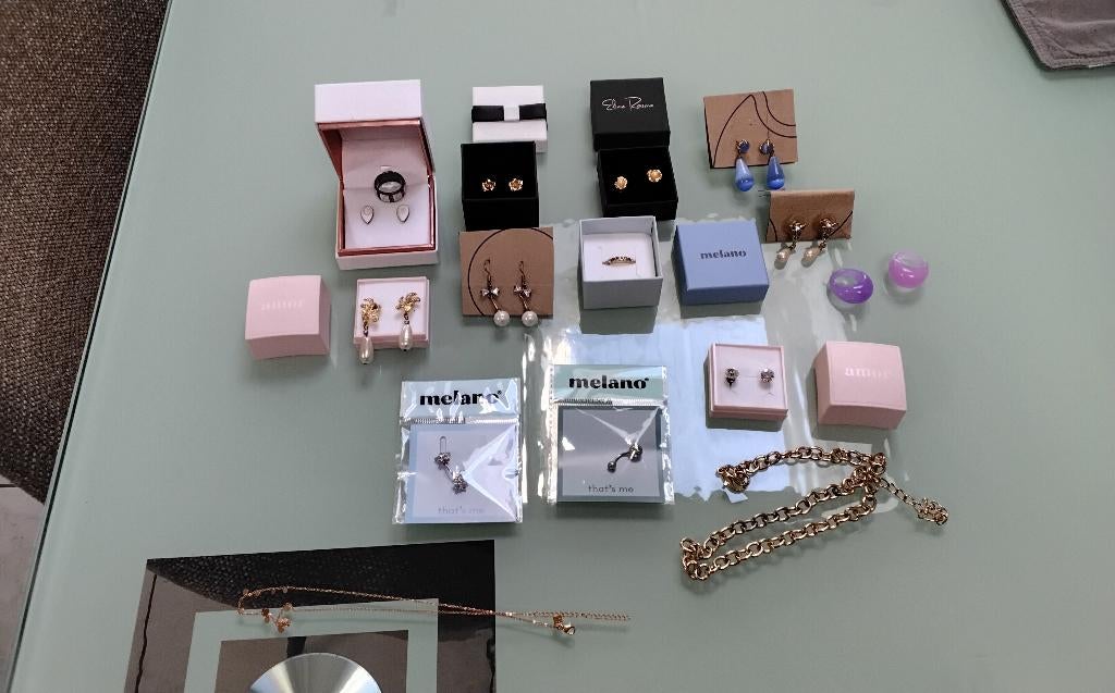 Lotje sierraden,oorringen, ringen,piercings, kettingen., Met kristal, Overige materialen, Overige kleuren, Nieuw
