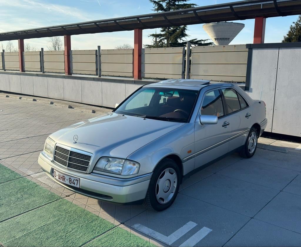 Mercedes C 220 diesel OLDTIMER - BJ:1994 -AUTOMAAT -67.000KM, Automaat, Stof, 4 cilinders, 5 deurs