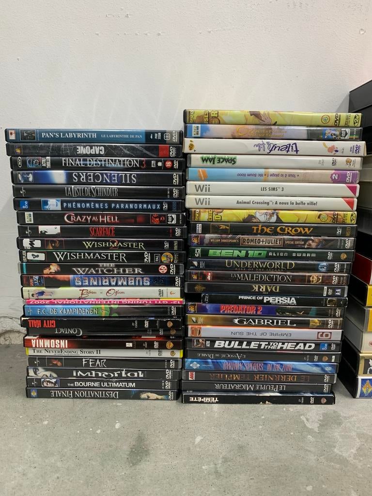 Lot dvd et cassettes, CD & DVD, Enlèvement, Comme neuf
