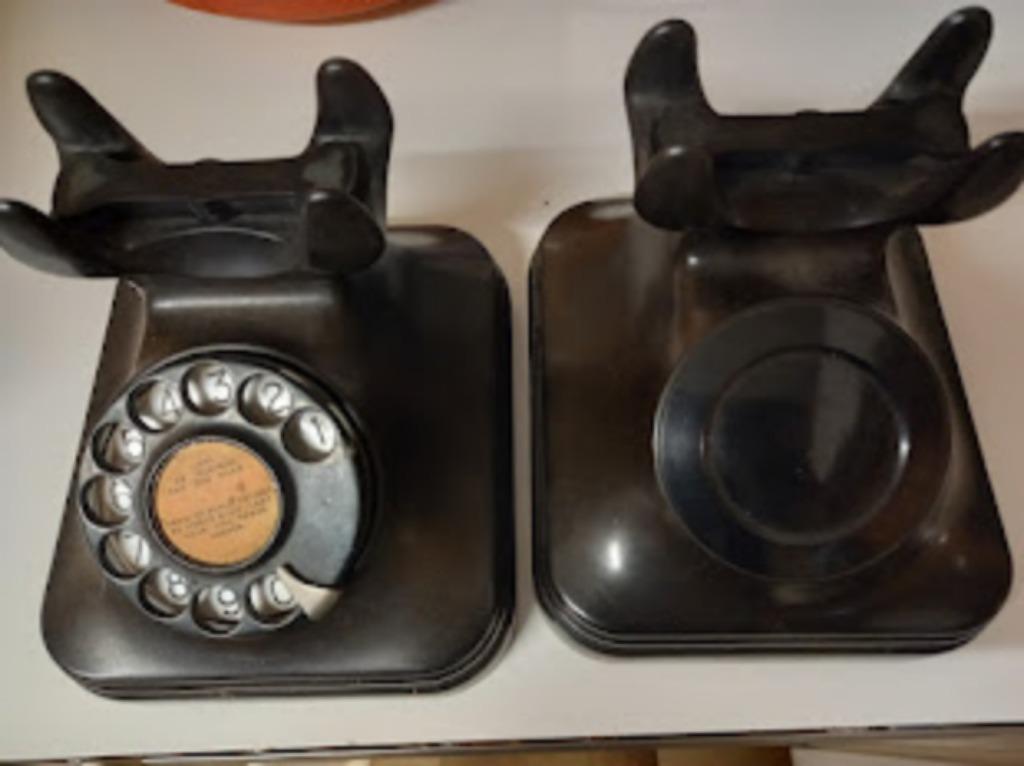2 bakelieten telefoons, Enlèvement ou Envoi, Audio et Vidéo