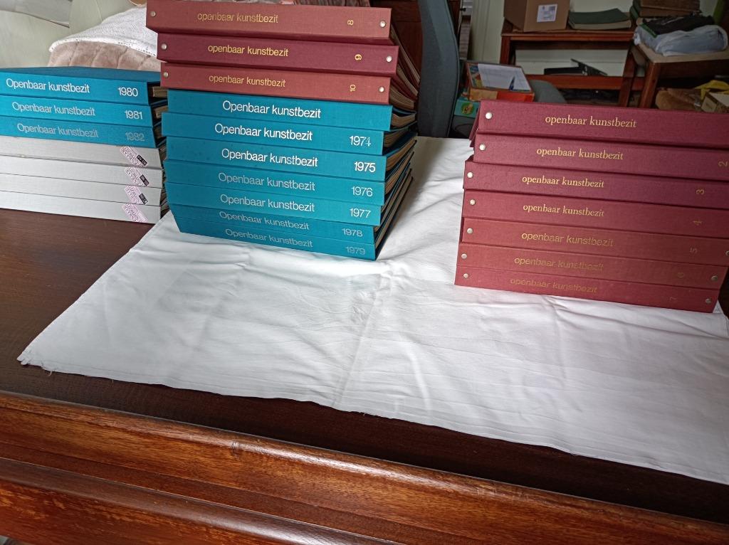OKV Openbaar Kunstbezit Vlaanderen 1963 tot en met 1979, Boeken, Ophalen