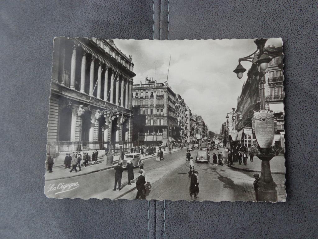 Ancienne carte postale de Marseille, Enlèvement