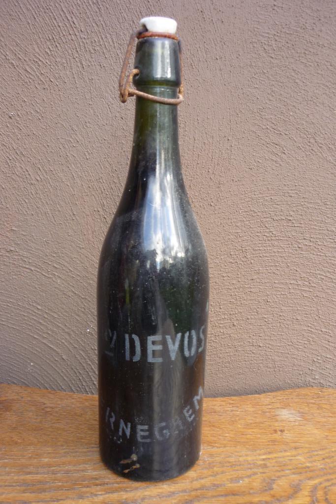 Oude vintage bierfles Brouwerij Devos Eernegem, Collections, Marques de bière, Neuf, Bouteille(s), Autres marques, Enlèvement ou Envoi