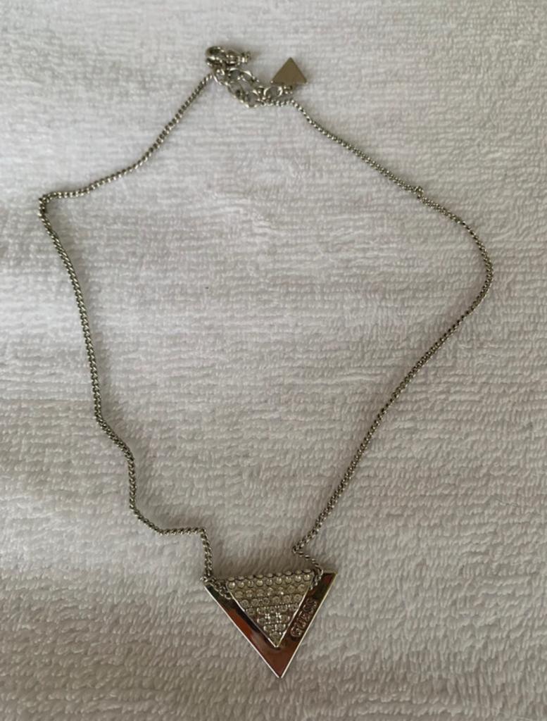 Magnifique collier Guess, Bijoux, Sacs & Beauté, Enlèvement, Comme neuf