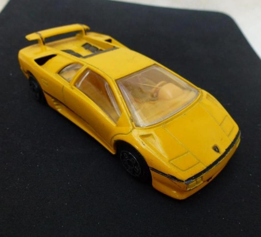 geel autootje Burago Lamborghini DIABLO 1/43, Ophalen of Verzenden, Gebruikt, Auto, Overige merken