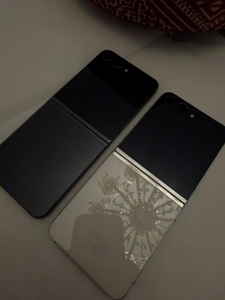 2 Samsung Galaxy Z Flip 5 (description), Ophalen, Blauw, Zo goed als nieuw, Android OS