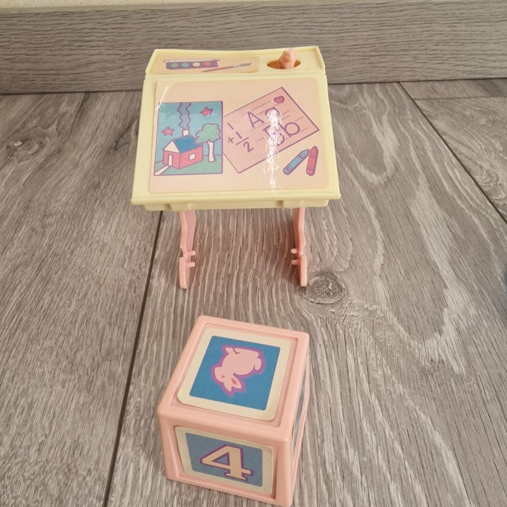 Mattel Heart Family Neighborhood Kids Daria Desk, Ophalen of Verzenden, Zo goed als nieuw