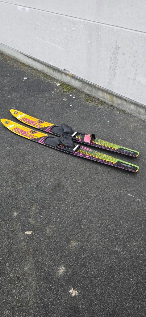 Waterski's waarvan 1 mono ski, Watersport en Boten, Waterski's, Waterski's, Ophalen of Verzenden
