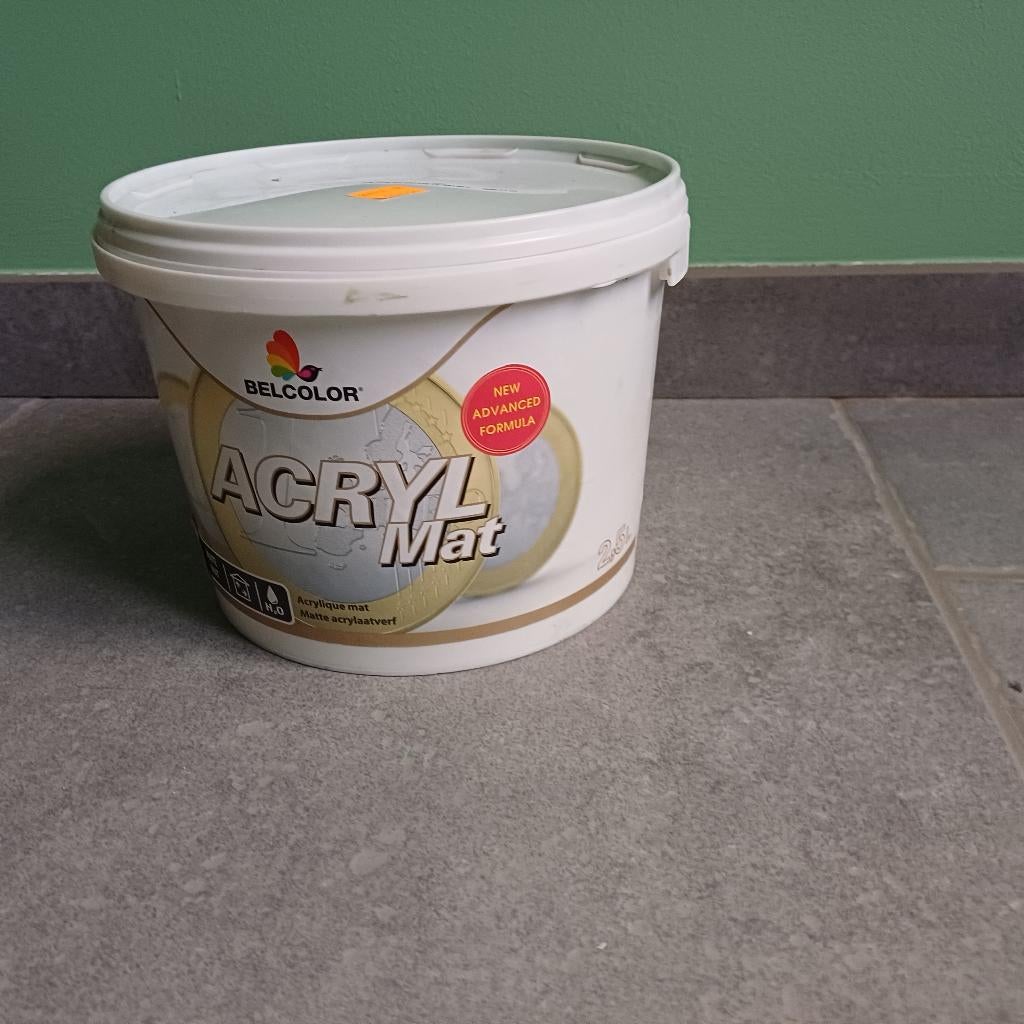 Seau de 2.5 litres de peinture vert clair code 181c, Bricolage & Construction, Peinture, Vernis & Laque, Neuf, Moins de 5 litres