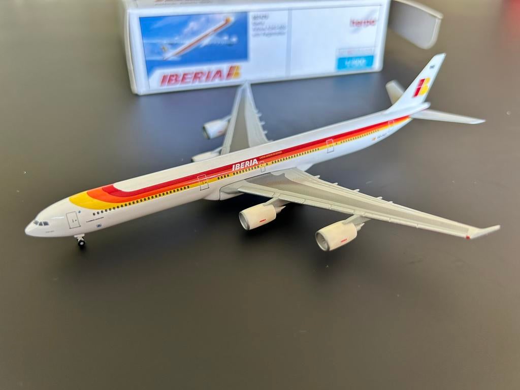 Iberia Airbus A340-600 Herpa Wings 1/500, Enlèvement ou Envoi, Comme neuf, Modèle réduit