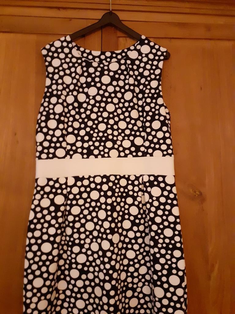 Leuk bolletjes  kleedje  maat XL of nr 7., Kleding | Dames, Jurken, Ophalen of Verzenden, Zo goed als nieuw, Maat 46/48 (XL) of groter