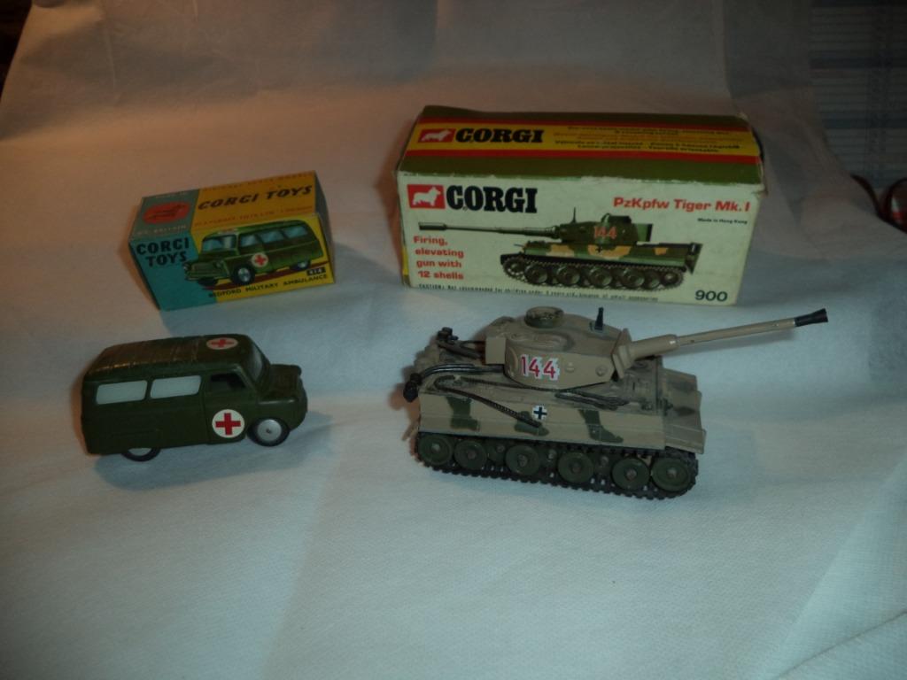 Corgi Toys 900 en 414, Antiek en Kunst, Ophalen of Verzenden