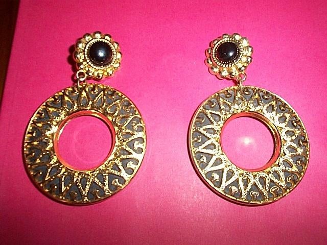Prachtige nieuwe oorbellen, Handtassen en Accessoires, Oorbellen, Ophalen of Verzenden, Nieuw, Zwart, Goud