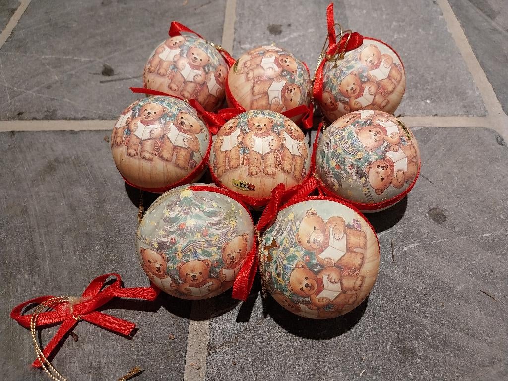 Kerstballen versierd met beertjes, Diversen, Kerst, Ophalen of Verzenden