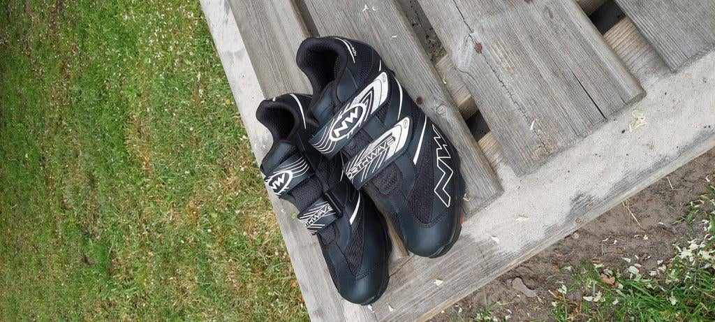 Bijna nieuwe fiets schoenen Northwave Spike Pro maat 44, Ophalen, Zo goed als nieuw, Kleding