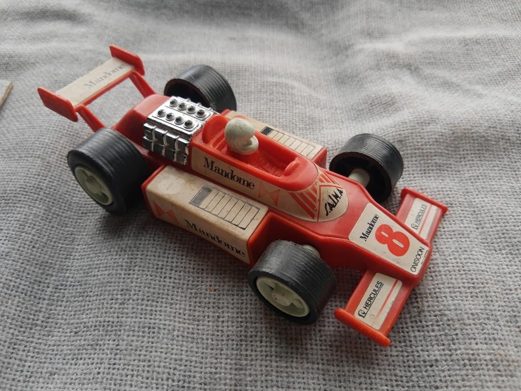 Voiture de Formule 1 en plastique, Enlèvement ou Envoi, Comme neuf
