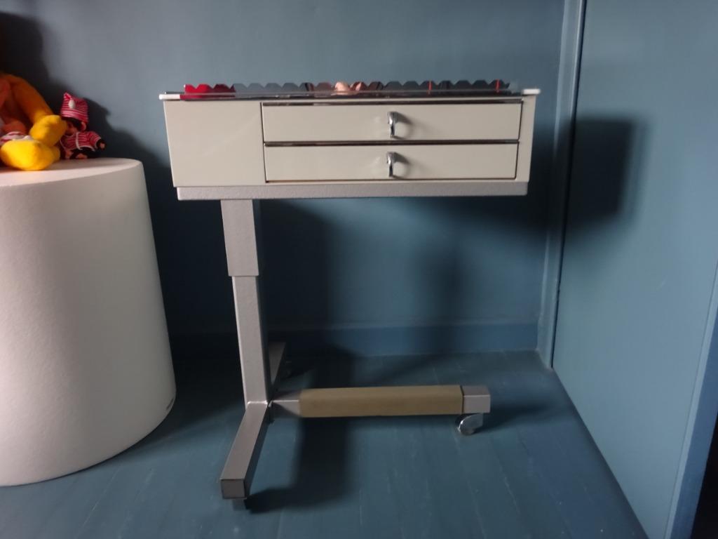 Vintage medisch labo werktafeltje of trolley, Ophalen