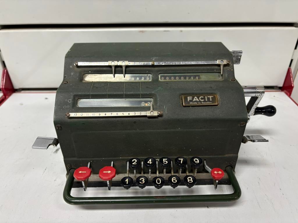 Rare Calculatrice Mécanique Vintage FACIT – Sweden – 50s, Enlèvement