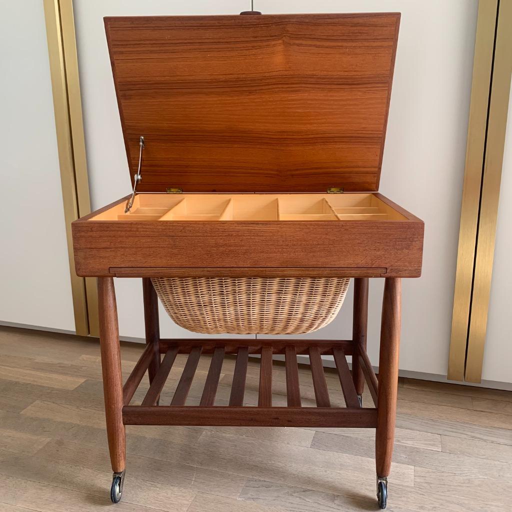 Deens design naaikarretje van Vitré, Huis en Inrichting, 50 tot 100 cm, Teakhout, Ophalen of Verzenden, Zo goed als nieuw