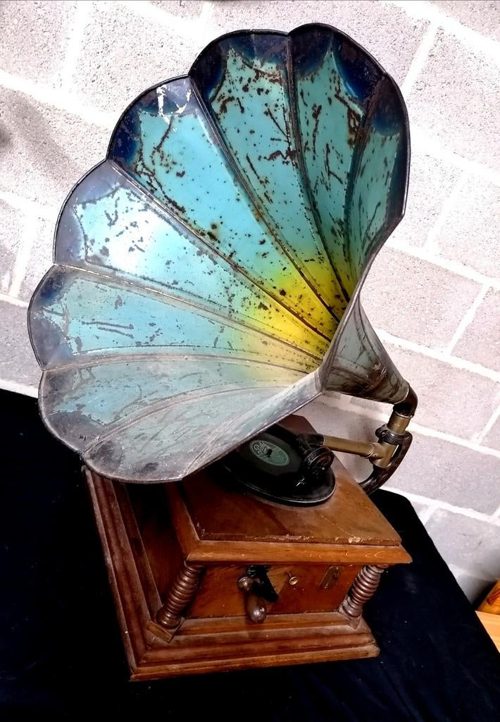 Magnifique Gramophone , pavillon en tôle peinte, Musique & Instruments, Musiques & Instruments Autre, Enlèvement