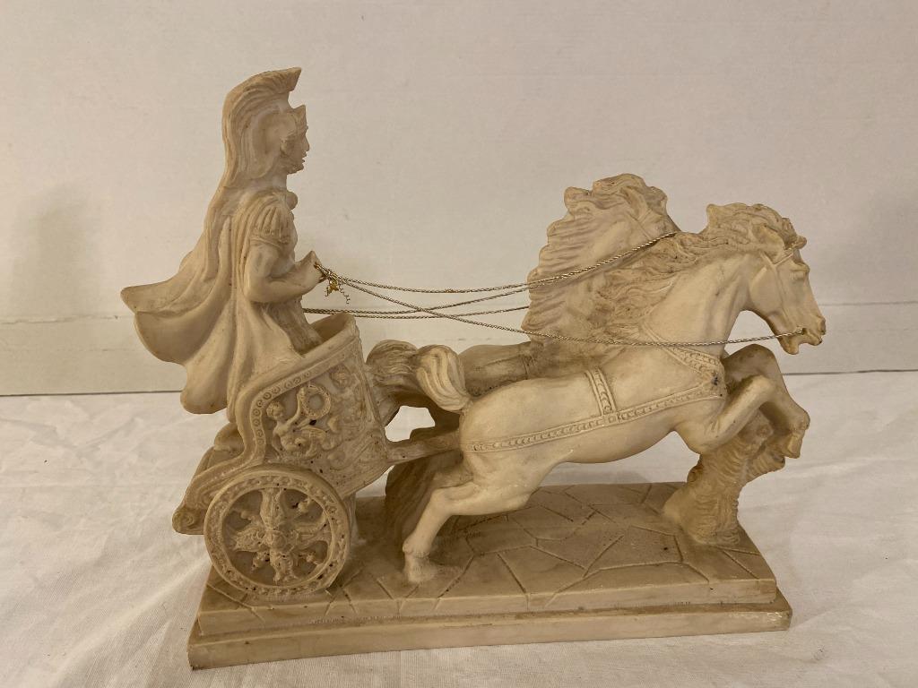 Sculptuur van een krijger op kar getrokken door twee paarden, Ophalen of Verzenden, Zo goed als nieuw, Overige typen