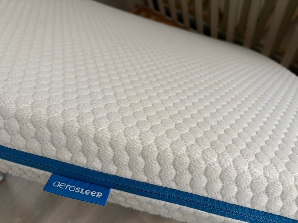 Matras, beschermer en 3 hoeslakens (aerosleep), Huis en Inrichting, Ophalen, Zo goed als nieuw, Matras