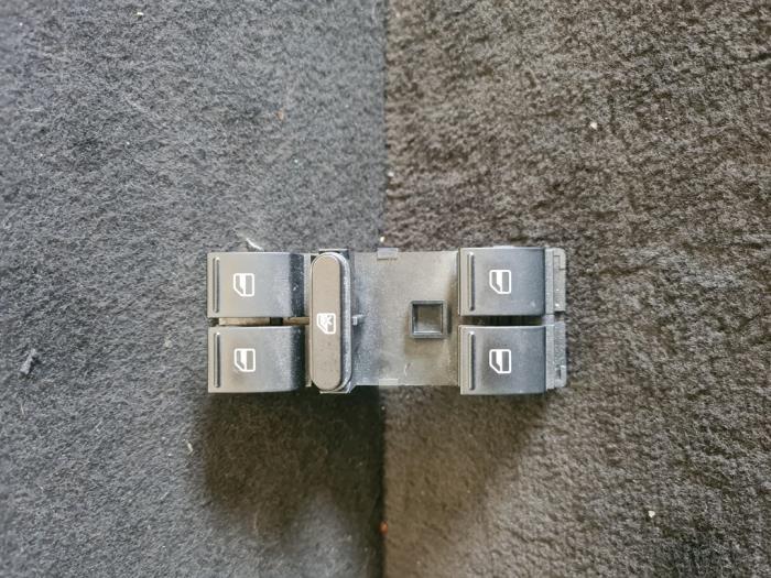 Commutateur vitre électrique d'un Volkswagen Passat, Enlèvement ou Envoi, 3 mois de garantie, Utilisé, Volkswagen
