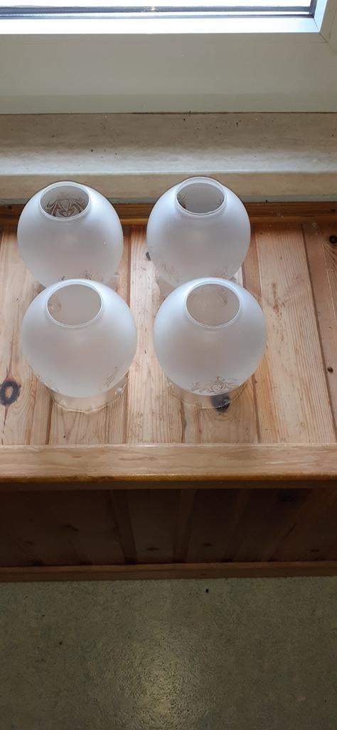 4 magnifiques globes pour lustre ancien des années  1980, Enlèvement ou Envoi
