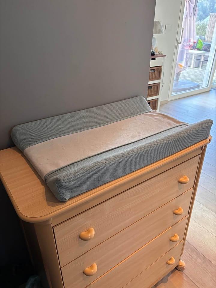 Verzorgingstafel met opberglades + badje, Kinderen en Baby's, Kinderkamer | Commodes en Kasten, Gebruikt, 75 tot 100 cm, Minder dan 50 cm