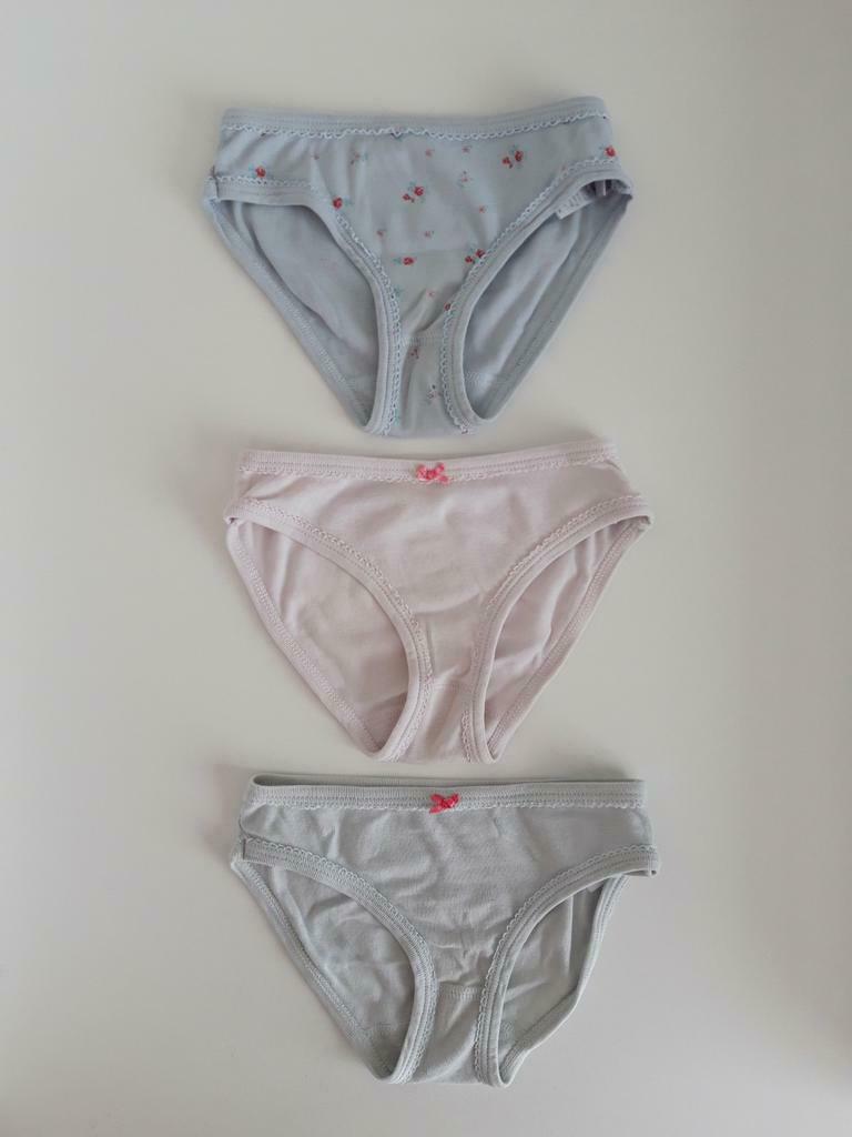 3 slips Petit Bateau - taille 104, Enlèvement ou Envoi, Petit Bateau, Vêtements de nuit ou Sous-vêtements, Utilisé