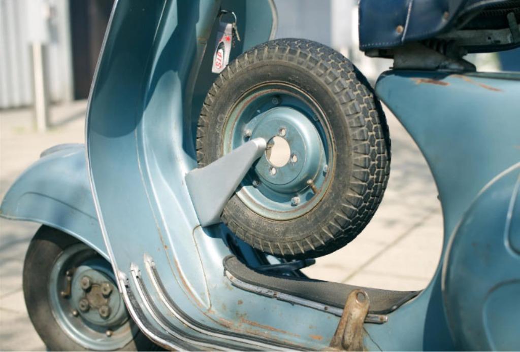 Reservewielhouder Vespa, Fietsen en Brommers, Ophalen of Verzenden