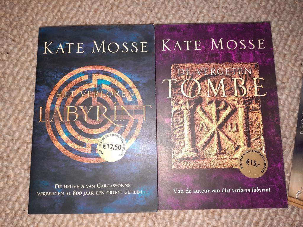 Languedoc Trilogie - deel 1 & 2, Ophalen of Verzenden, Zo goed als nieuw, Kate Mosse