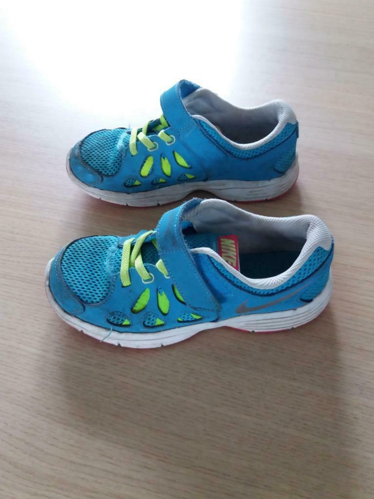 blauwe loopschoenen - Nike - maat 31, Garçon, Comme neuf, Enlèvement, Chaussures de sport