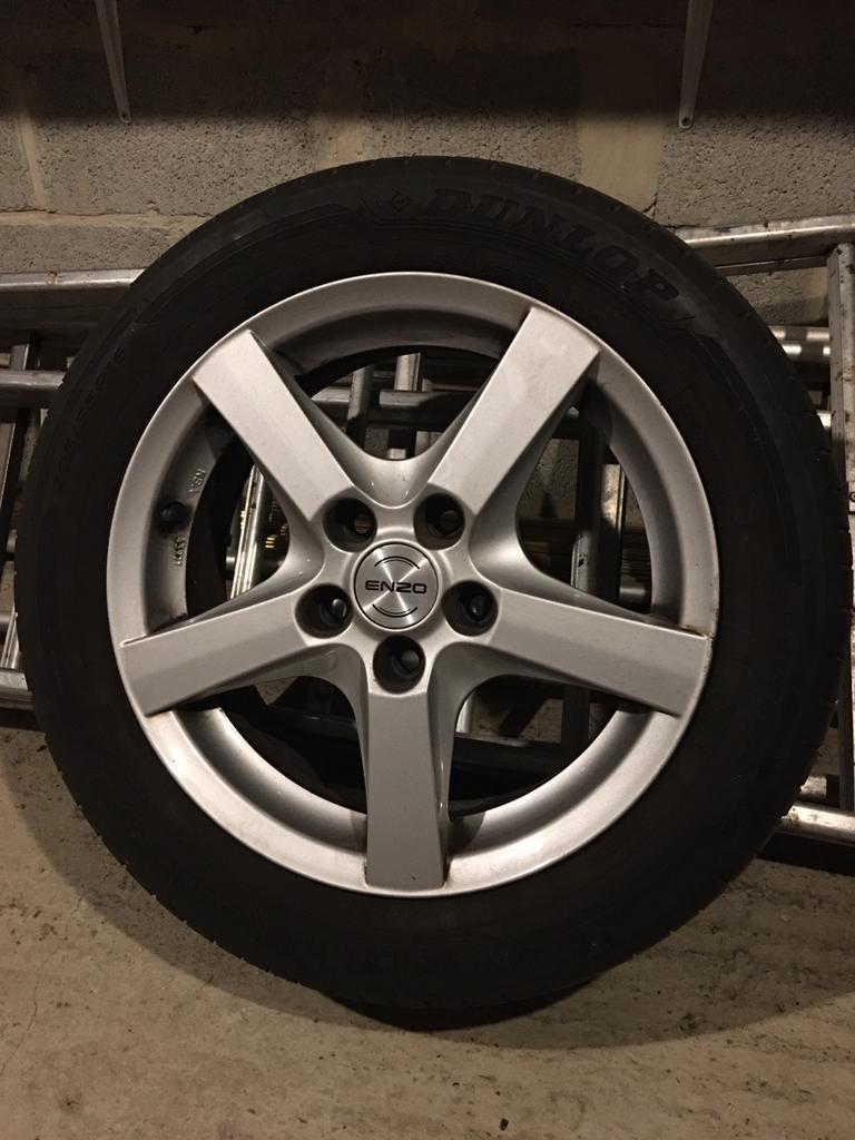 4 autobanden met velgen in goede staat Steekmaat 5 x 114, Ophalen, Velg(en)