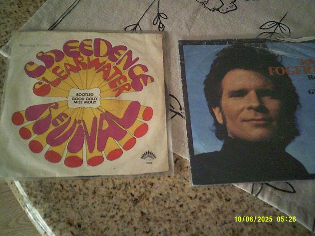 C.C.R. &John Fogerty vinyl singels ZGST., 7 inch, Single, Ophalen of Verzenden, Zo goed als nieuw