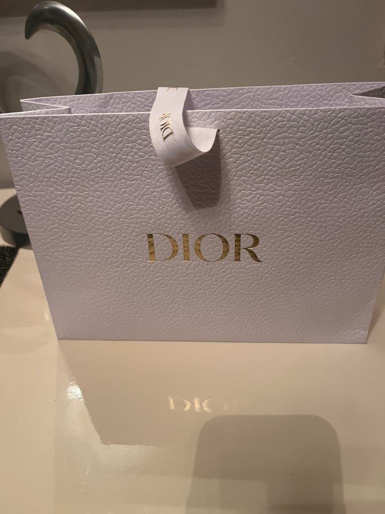 Sac cartonné Dior , pour bijoux , parfum, portefeuilles, Enlèvement ou Envoi, Comme neuf