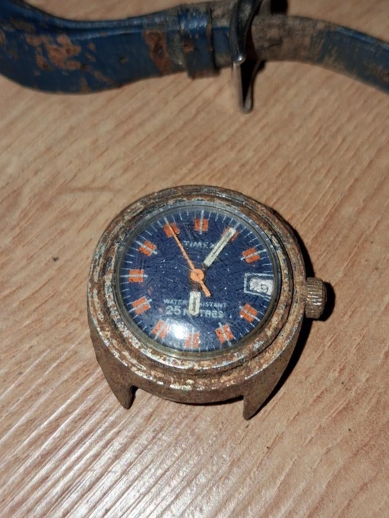 TIMEX Montre plongée dame 25m 1970 à rénover, Enlèvement ou Envoi, Bleu, Garçon ou Fille